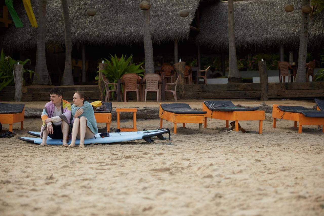 Water Edge Hotel&Restaurant Arugam Bay Exterior foto