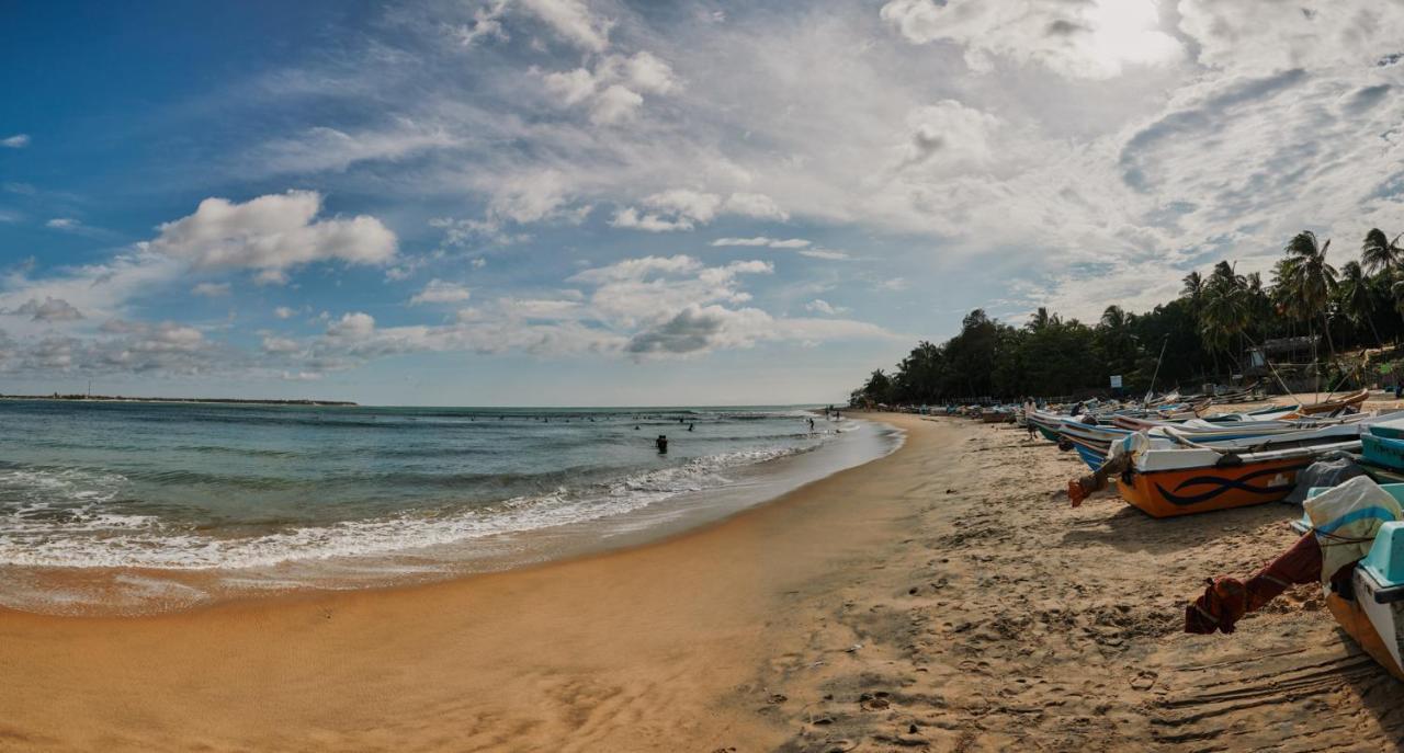 Water Edge Hotel&Restaurant Arugam Bay Exterior foto