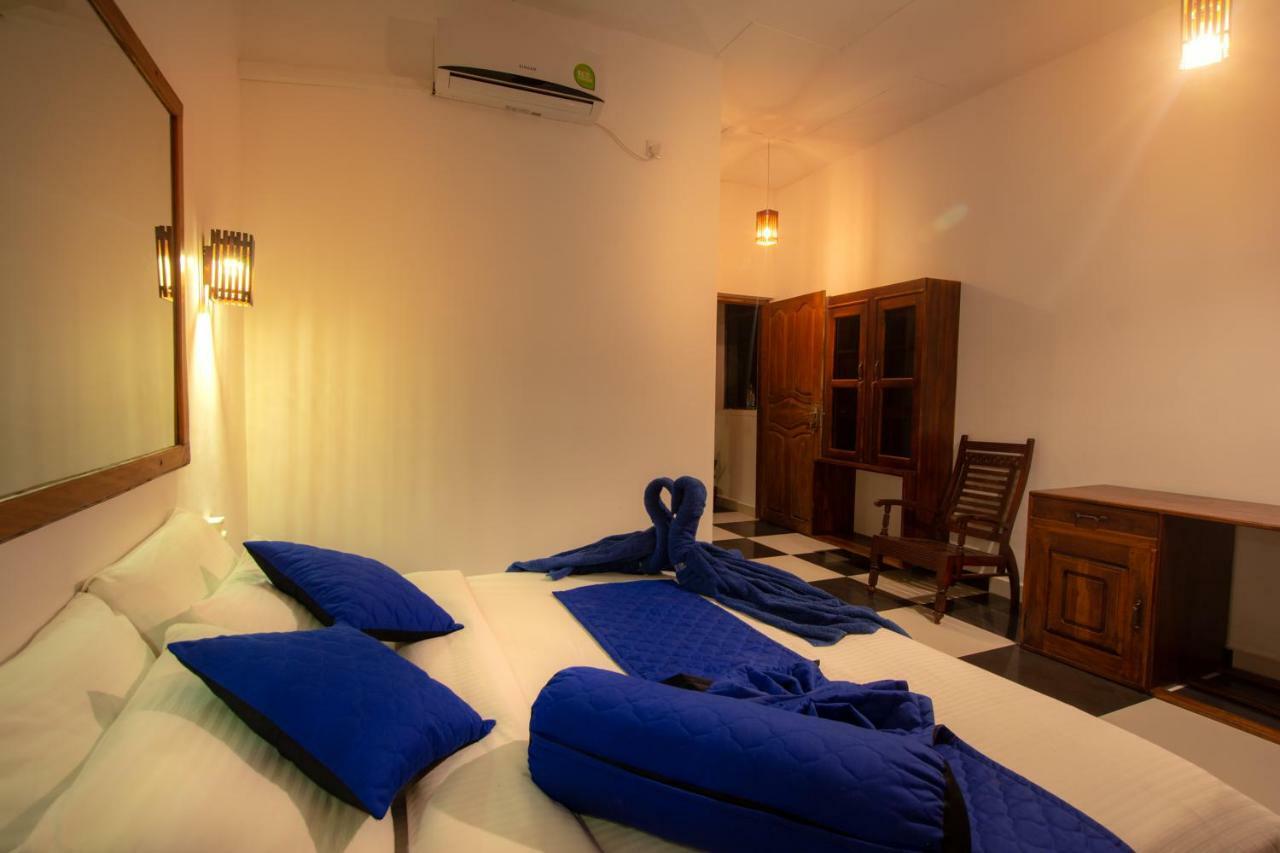 Water Edge Hotel&Restaurant Arugam Bay Exterior foto