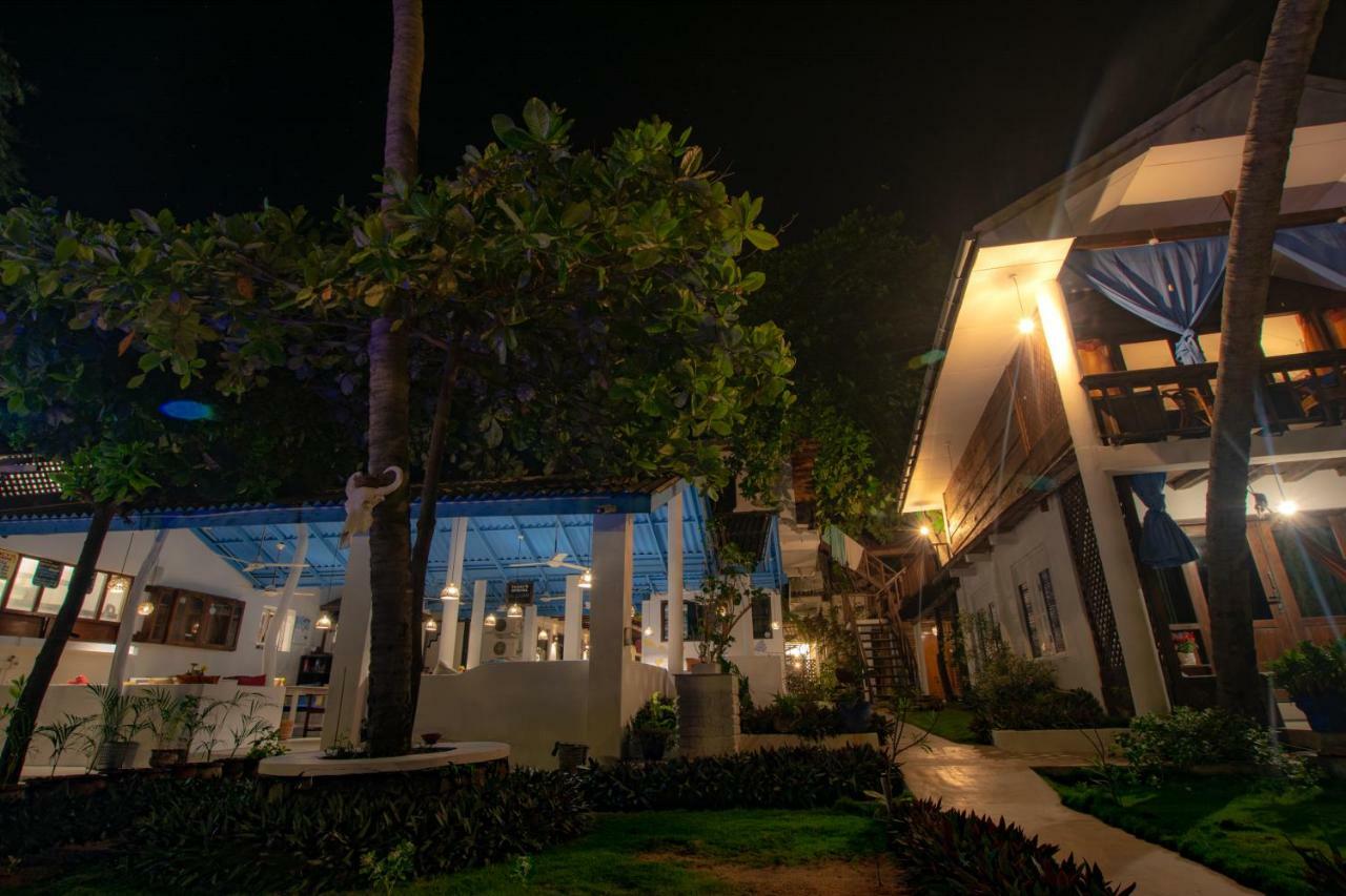 Water Edge Hotel&Restaurant Arugam Bay Exterior foto