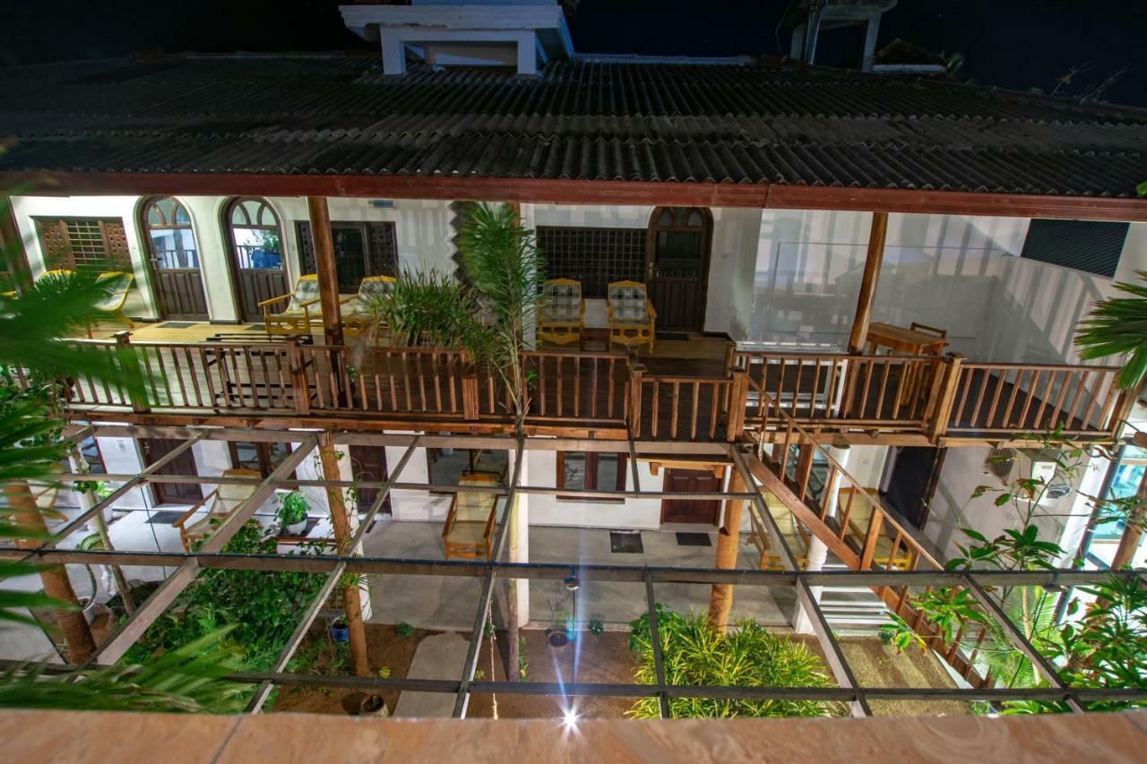 Water Edge Hotel&Restaurant Arugam Bay Exterior foto
