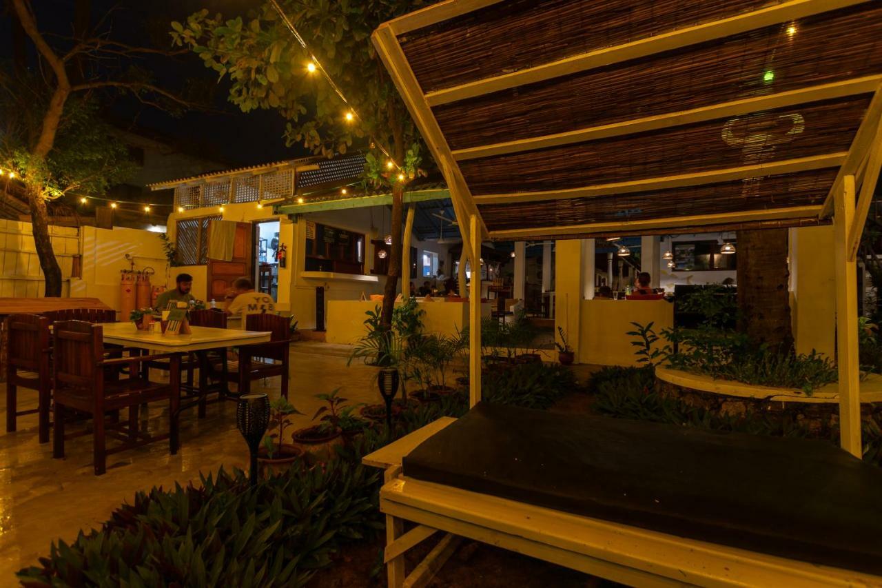 Water Edge Hotel&Restaurant Arugam Bay Exterior foto