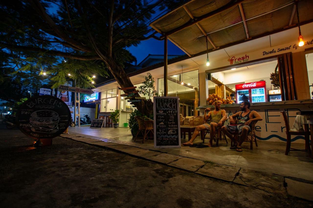 Water Edge Hotel&Restaurant Arugam Bay Exterior foto