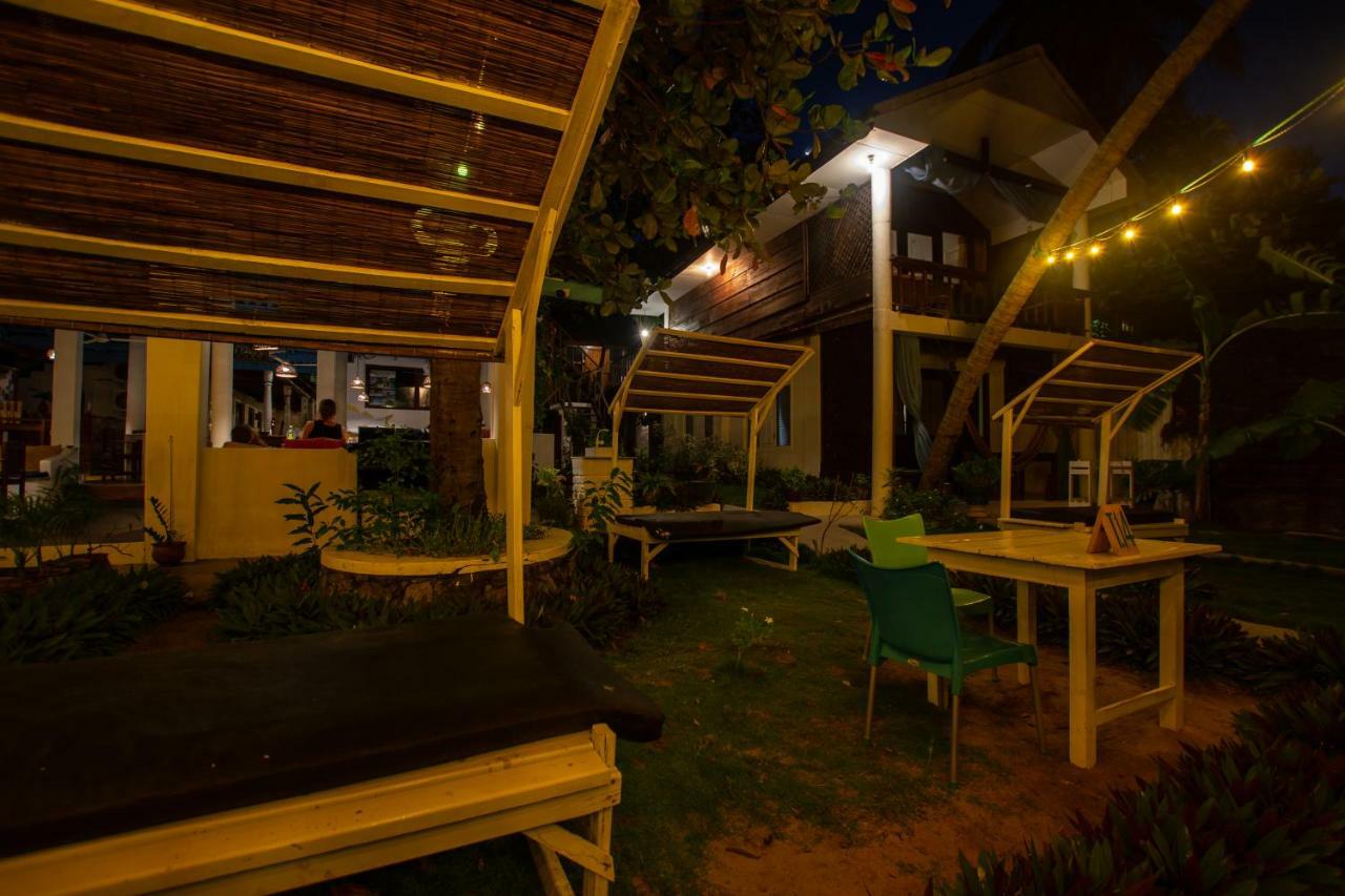 Water Edge Hotel&Restaurant Arugam Bay Exterior foto