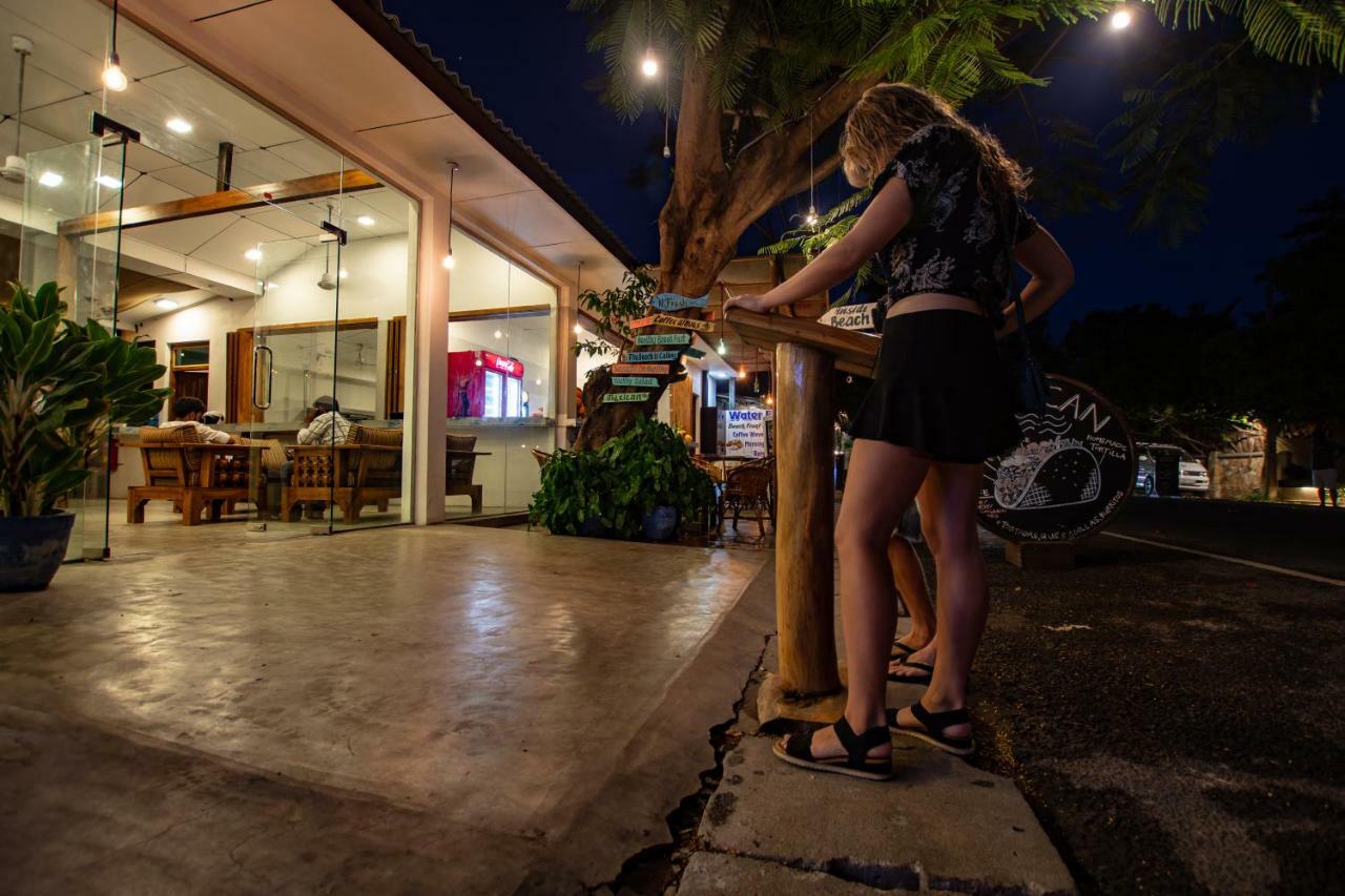 Water Edge Hotel&Restaurant Arugam Bay Exterior foto