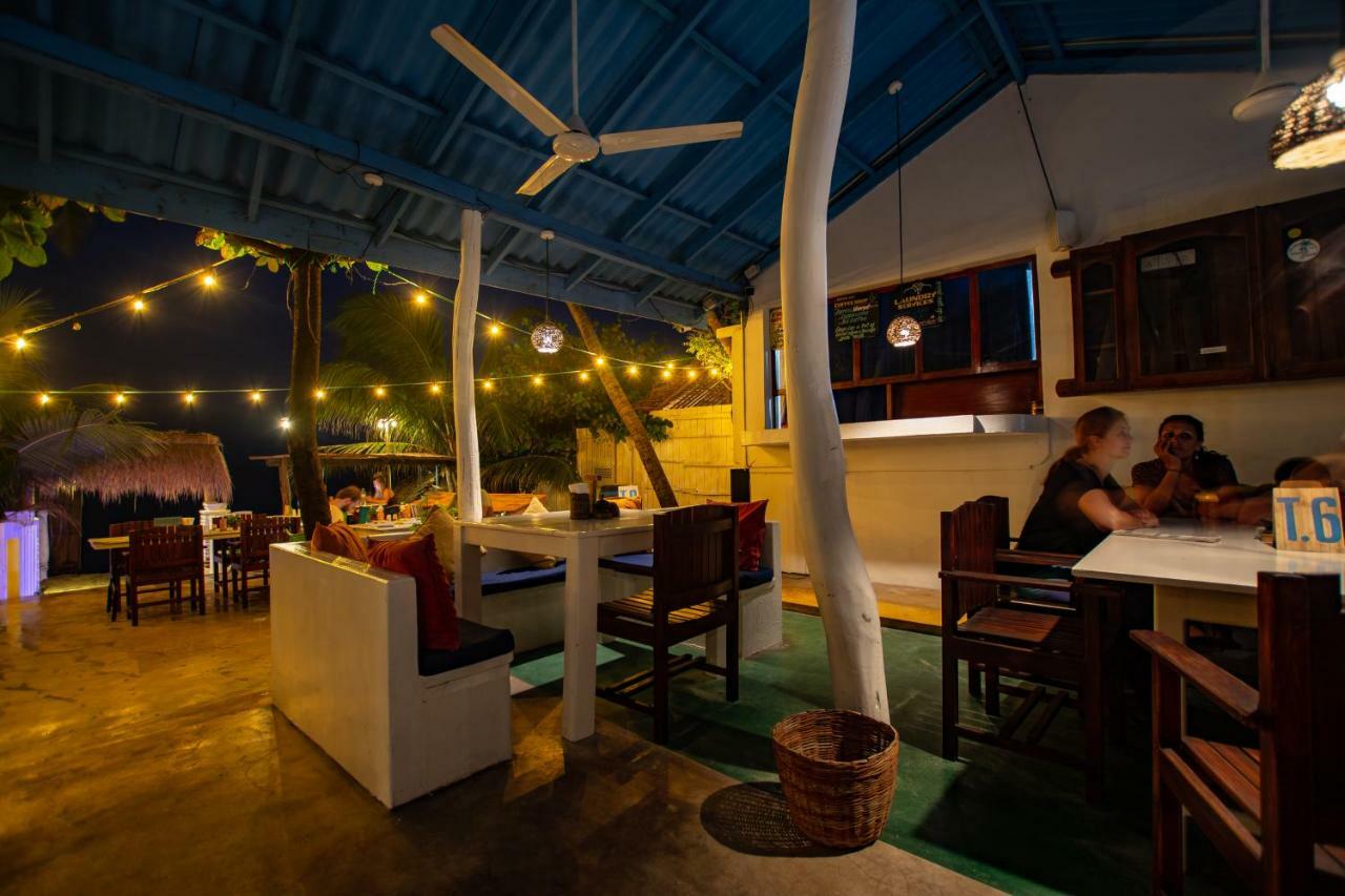 Water Edge Hotel&Restaurant Arugam Bay Exterior foto